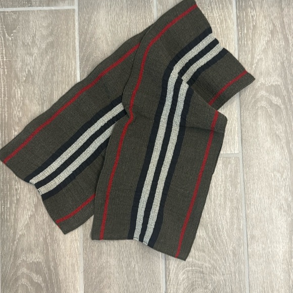 Burberry Scarf - Picture 1 of 2